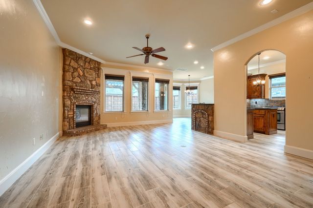8009 Canyon Oak Drive, North Richland Hills, TX 76182
