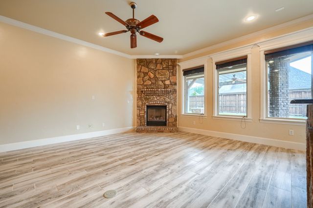8009 Canyon Oak Drive, North Richland Hills, TX 76182