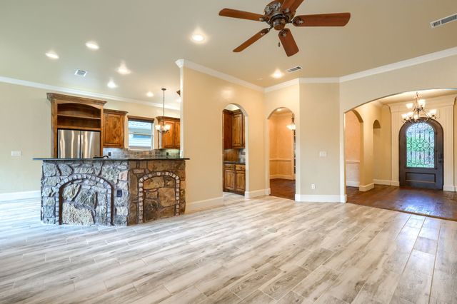 8009 Canyon Oak Drive, North Richland Hills, TX 76182