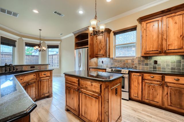 8009 Canyon Oak Drive, North Richland Hills, TX 76182