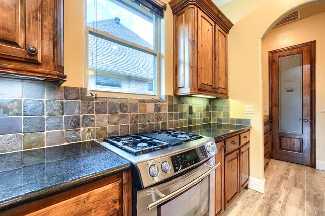 8009 Canyon Oak Drive, North Richland Hills, TX 76182