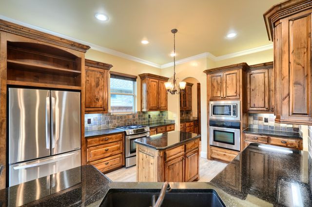 8009 Canyon Oak Drive, North Richland Hills, TX 76182