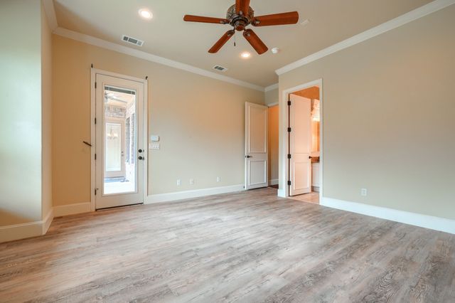 8009 Canyon Oak Drive, North Richland Hills, TX 76182
