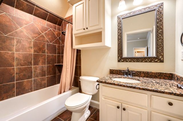 8009 Canyon Oak Drive, North Richland Hills, TX 76182