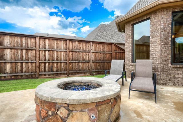 8009 Canyon Oak Drive, North Richland Hills, TX 76182