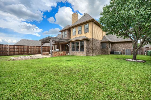 8009 Canyon Oak Drive, North Richland Hills, TX 76182