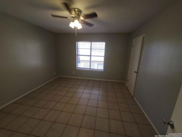 911-Y VANCE JACKSON RD, San Antonio, TX 78201