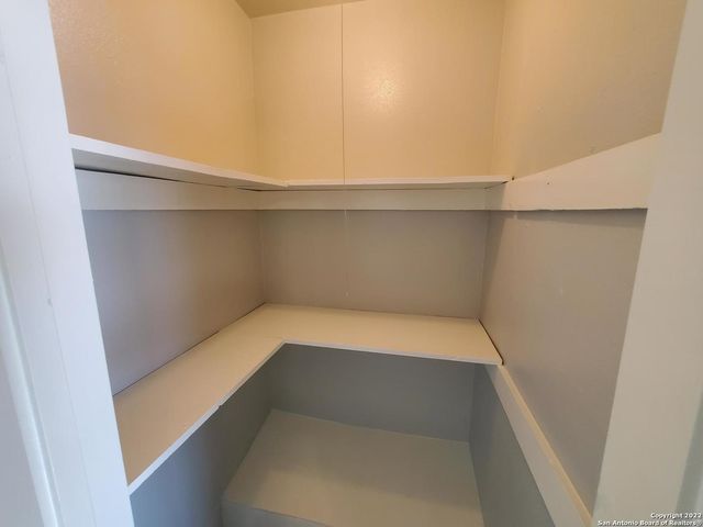 911-Y VANCE JACKSON RD, San Antonio, TX 78201