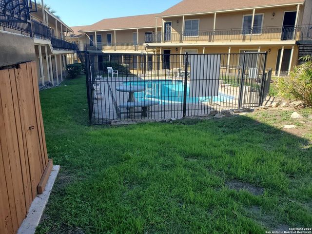 911-Y VANCE JACKSON RD, San Antonio, TX 78201