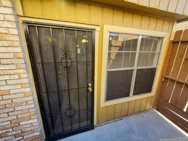 911-Y VANCE JACKSON RD, San Antonio, TX 78201