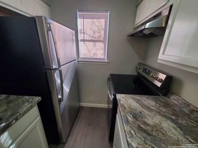 911-Y VANCE JACKSON RD, San Antonio, TX 78201