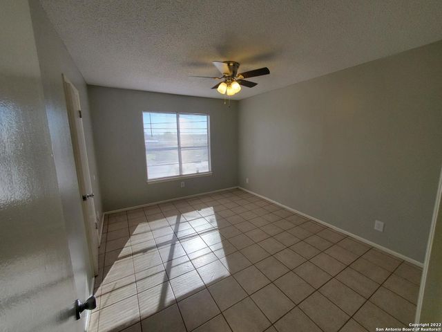 911-Y VANCE JACKSON RD, San Antonio, TX 78201