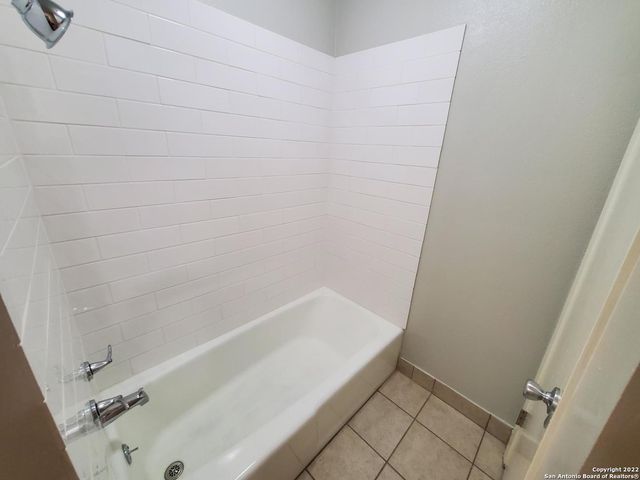 911-Y VANCE JACKSON RD, San Antonio, TX 78201