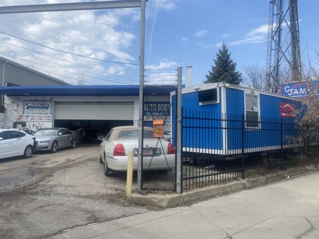 3452 N Elston Avenue, Chicago, IL 60618