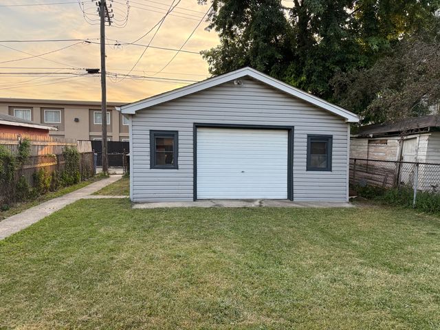 4508 S Keating Avenue, Chicago, IL 60632