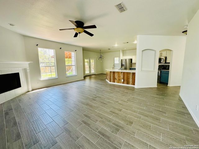 1064 Maltese ln, San Antonio, TX 78260