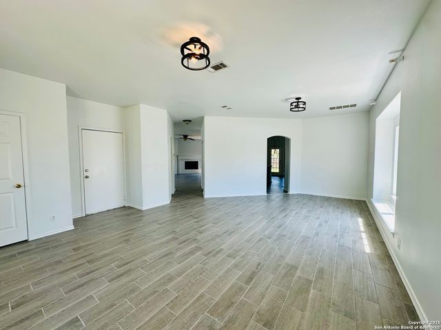 1064 Maltese ln, San Antonio, TX 78260