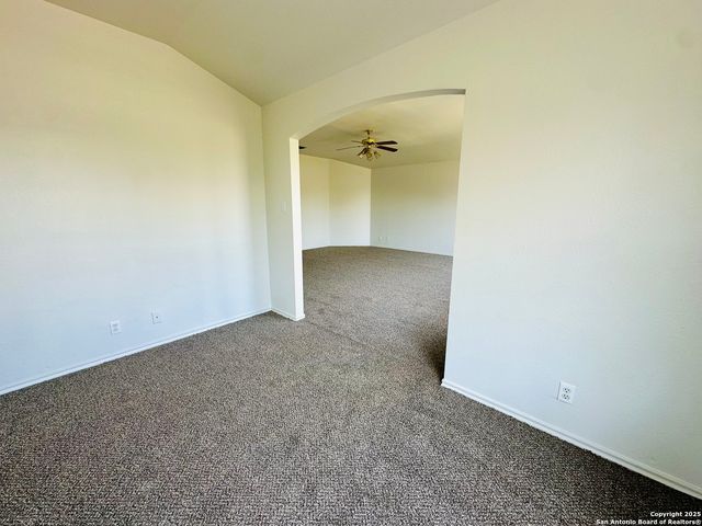 1064 Maltese ln, San Antonio, TX 78260