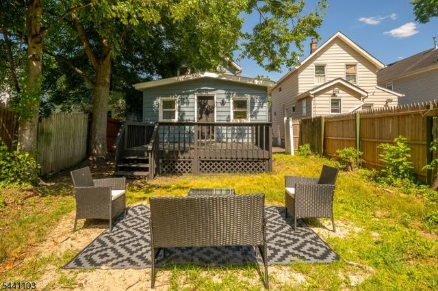 810 Spruce St, Roselle Boro, NJ 07203