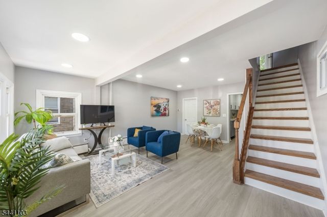 810 Spruce St, Roselle Boro, NJ 07203