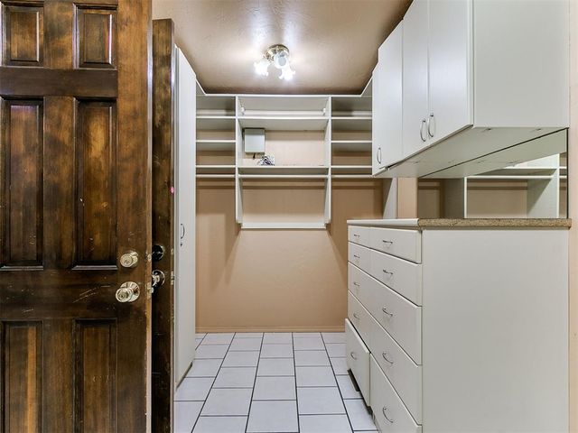 1108 Oak Tree Drive, Edmond, OK 73025