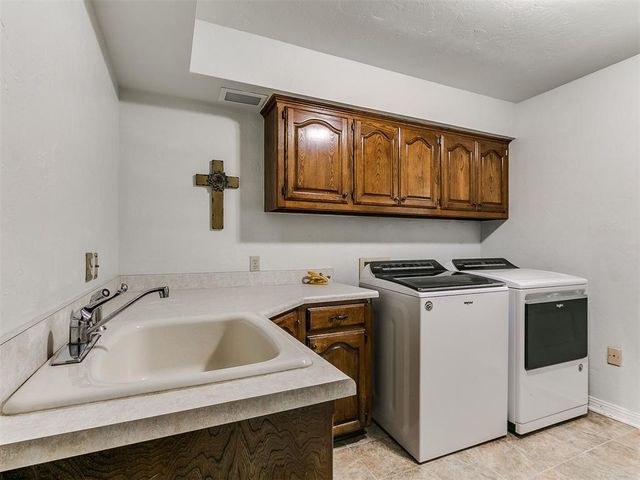 1108 Oak Tree Drive, Edmond, OK 73025