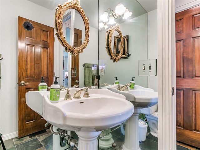 1108 Oak Tree Drive, Edmond, OK 73025