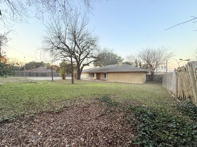 1200 E Franklin Street, Hillsboro, TX 76645