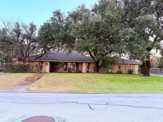 1200 E Franklin Street, Hillsboro, TX 76645