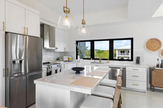 27433 Antigua Lane, Ramrod Key, FL 33042