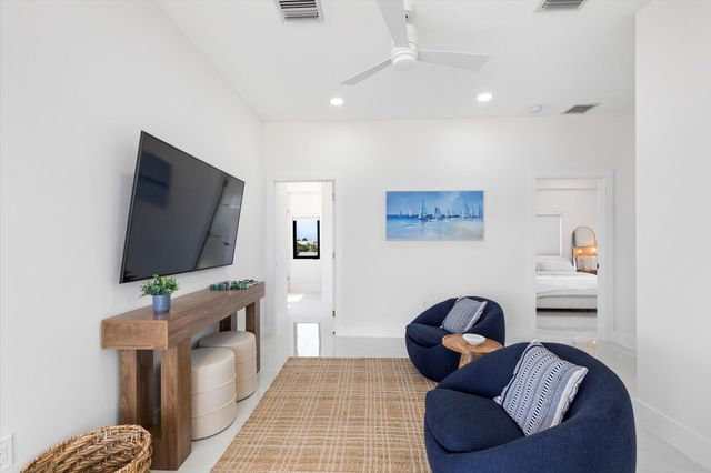 27433 Antigua Lane, Ramrod Key, FL 33042