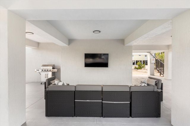 27433 Antigua Lane, Ramrod Key, FL 33042