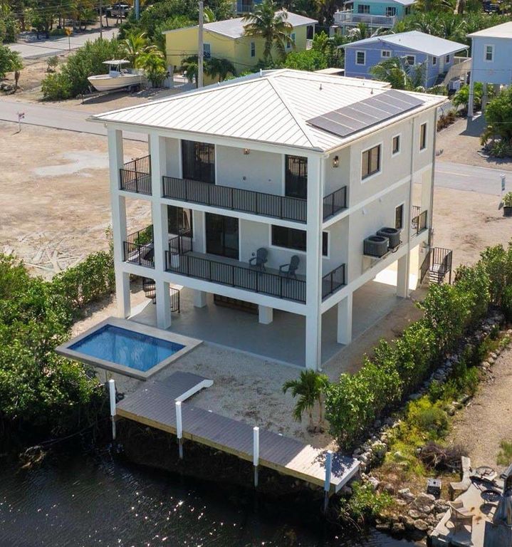 27433 Antigua Lane, Ramrod Key, FL 33042