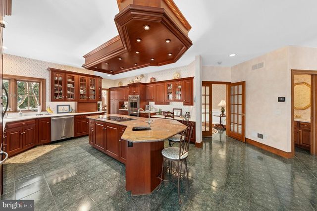 845 MALLARD DR, Whitehall, PA 18052