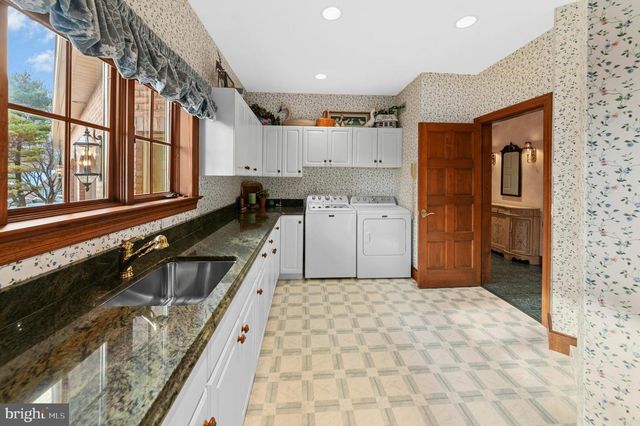 845 MALLARD DR, Whitehall, PA 18052