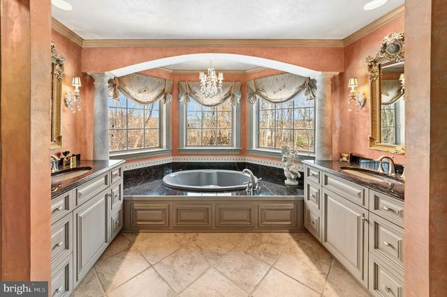 845 MALLARD DR, Whitehall, PA 18052