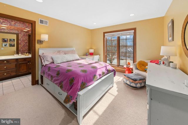 845 MALLARD DR, Whitehall, PA 18052