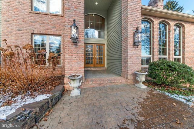 845 MALLARD DR, Whitehall, PA 18052