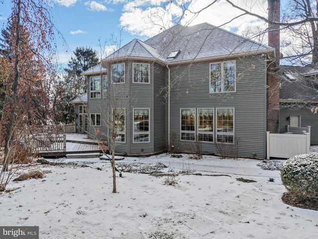 845 MALLARD DR, Whitehall, PA 18052