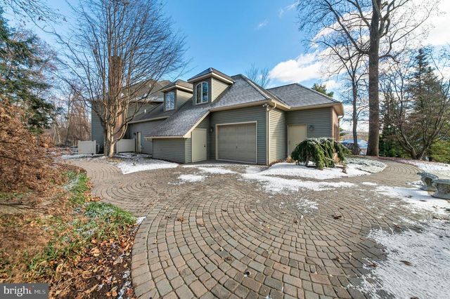 845 MALLARD DR, Whitehall, PA 18052