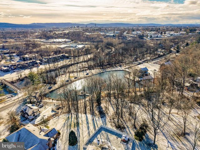 845 MALLARD DR, Whitehall, PA 18052