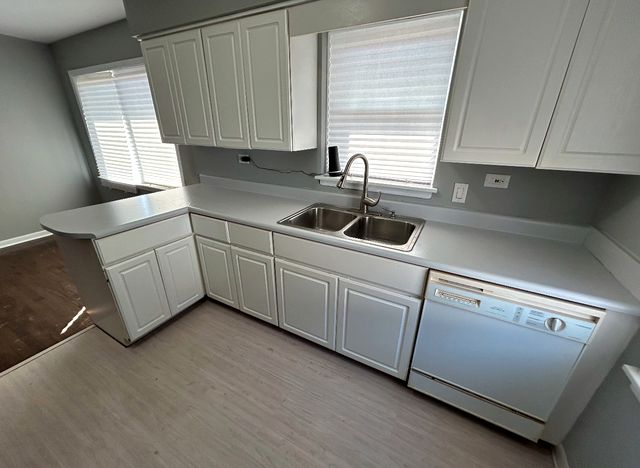 717 E 154th Street, South Holland, IL 60473