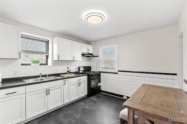 3112 Gary Drive, St Louis, MO 63121