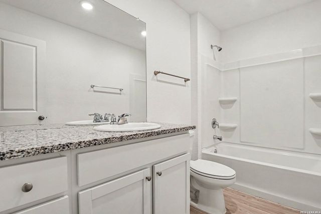 5435 Daphne Path, San Antonio, TX 78253