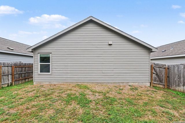 5435 Daphne Path, San Antonio, TX 78253