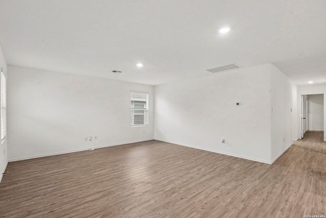 5435 Daphne Path, San Antonio, TX 78253