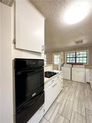 2201 W Deane Street, Fayetteville, AR 72703