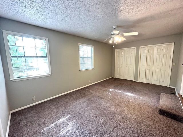 2201 W Deane Street, Fayetteville, AR 72703