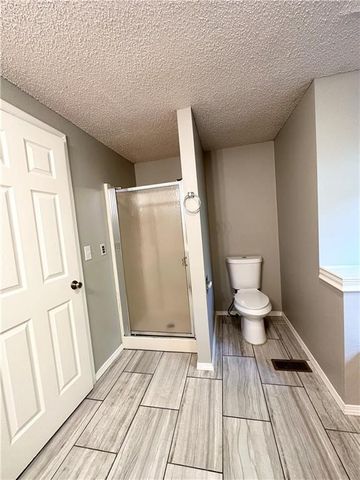 2201 W Deane Street, Fayetteville, AR 72703