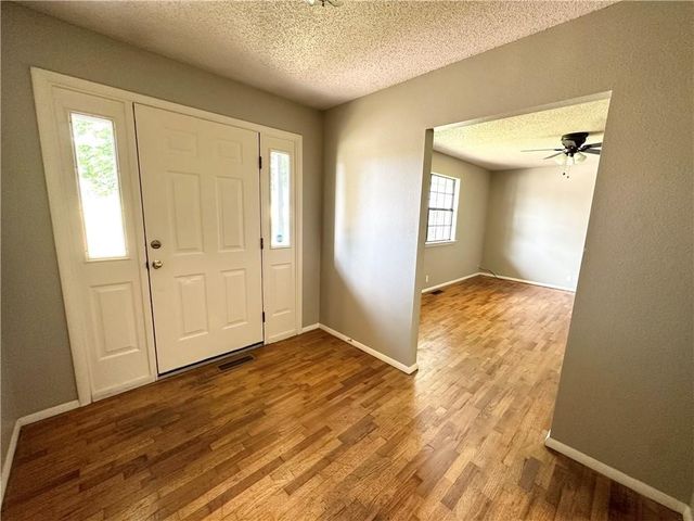 2201 W Deane Street, Fayetteville, AR 72703